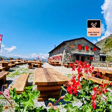 Cabane Bella-Tola-3